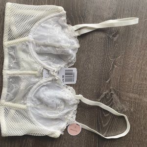 White Laced bralette with hooks and tags